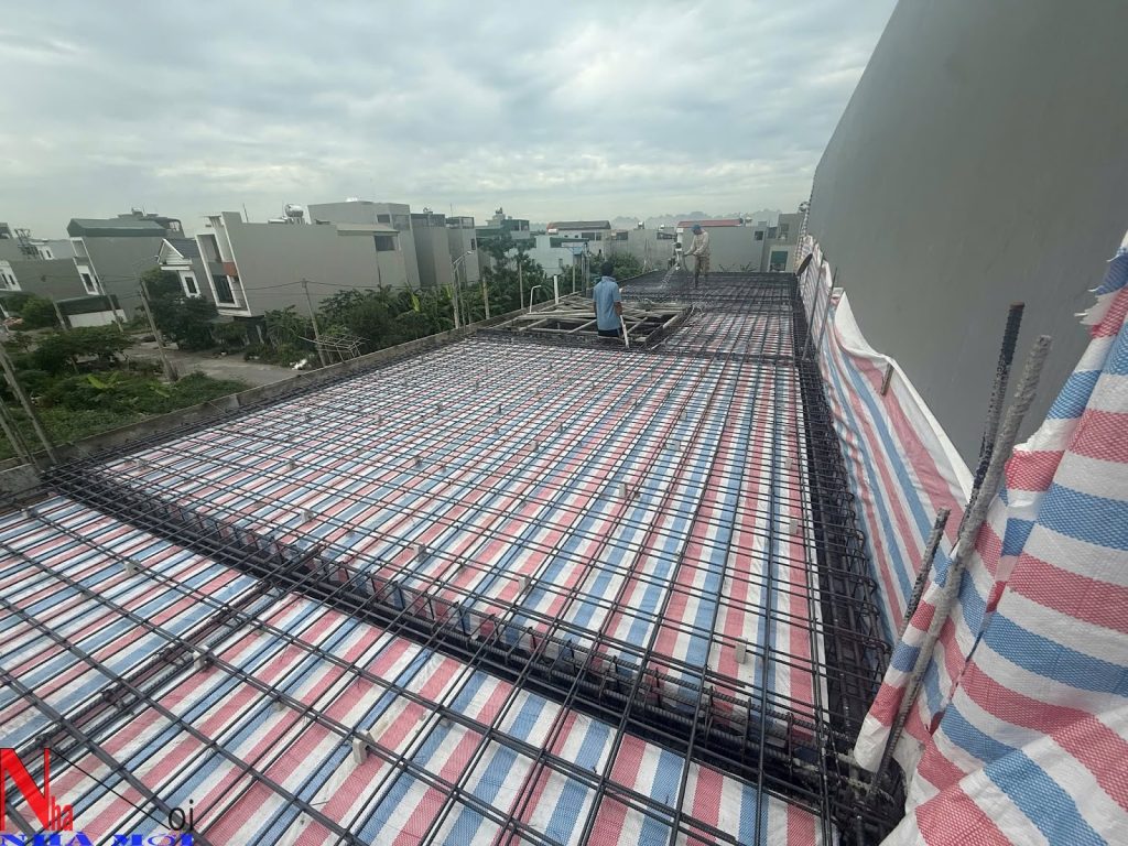 Cập nhật quá trình đổ mái 3 biệt thự 5 tầng hiện đại tại Hà Nam